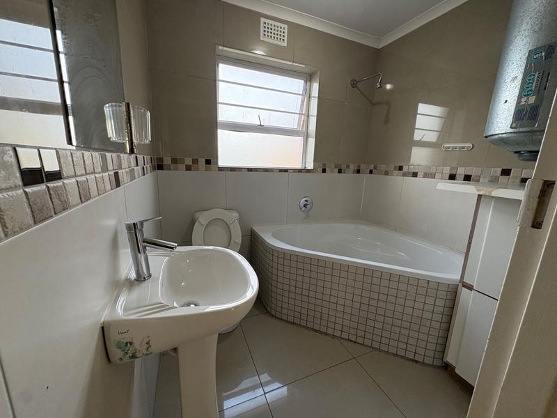 2 Bedroom Property for Sale in Ottery Western Cape